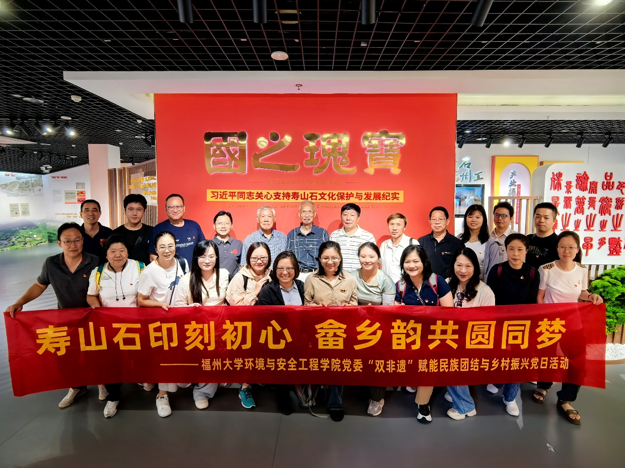 建筑上挂着商铺的招牌AI 生成的内容可能不正确。